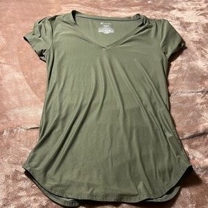 No boundaries army green t shirt